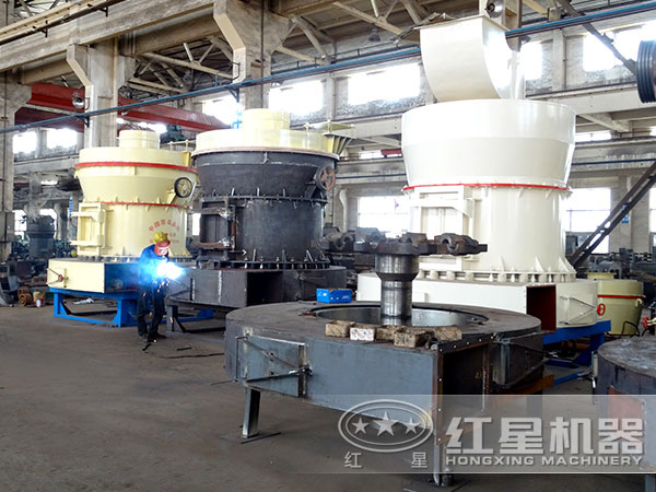 超細(xì)磨粉機(jī)生產(chǎn)車(chē)間 超細(xì)磨粉機(jī)生產(chǎn)車(chē)間