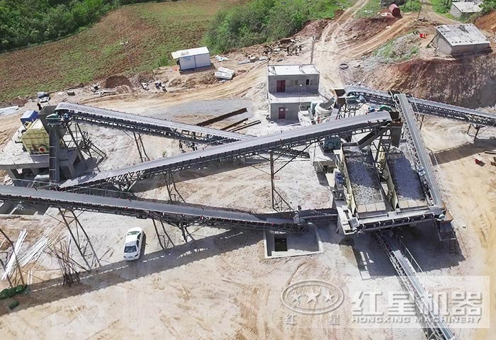 全自動打砂生產(chǎn)線現(xiàn)場幾不可見人 全自動打砂生產(chǎn)線現(xiàn)場幾不可見人