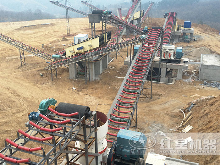 各個小型破石頭機械組合生產(chǎn)線現(xiàn)場 各個小型破石頭機械組合生產(chǎn)線現(xiàn)場