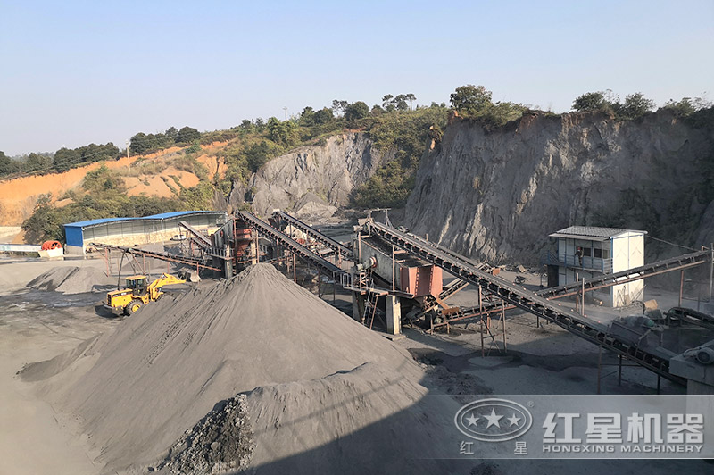 破碎生產(chǎn)線中常用的碎石機(jī)有哪些？全套生產(chǎn)方案配置