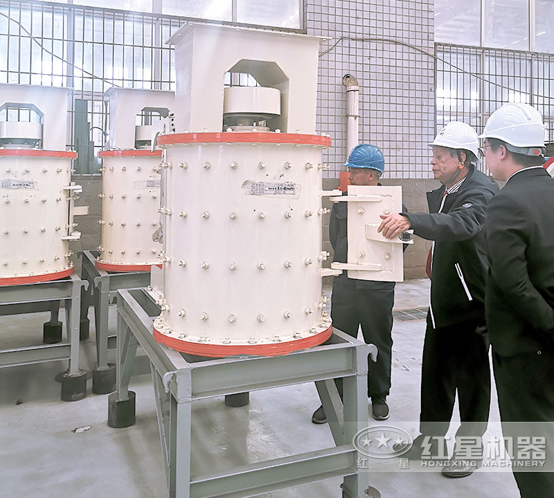 復(fù)合式破碎機(jī)客戶實(shí)地考察 復(fù)合式破碎機(jī)客戶實(shí)地考察