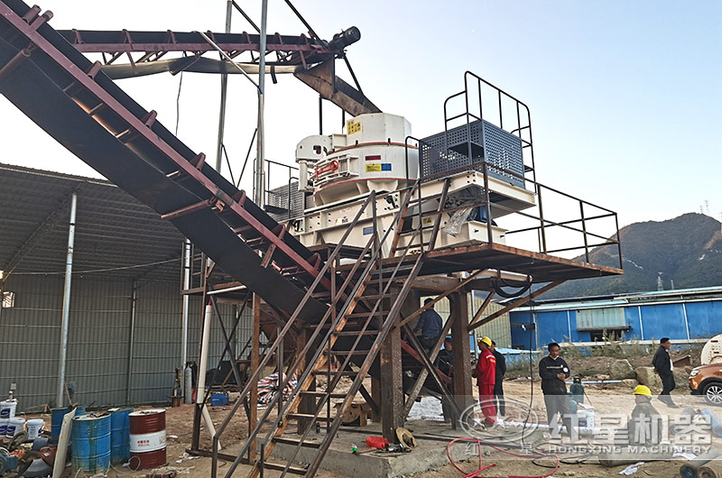 時產量200噸VSI制砂機作業(yè)現場